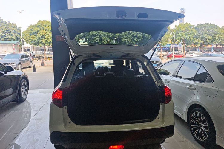 Suzuki Vitara 2016 image de voiture #19