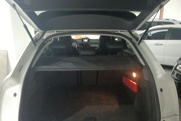 Audi Q3 2015 imagen de coche #19