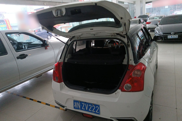 Suzuki Swift 2015 car image #19