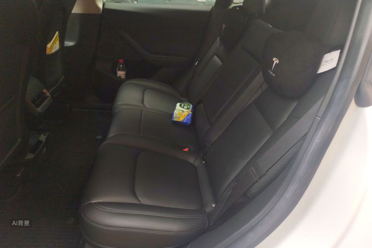 Tesla Model Y 2022 car image #19