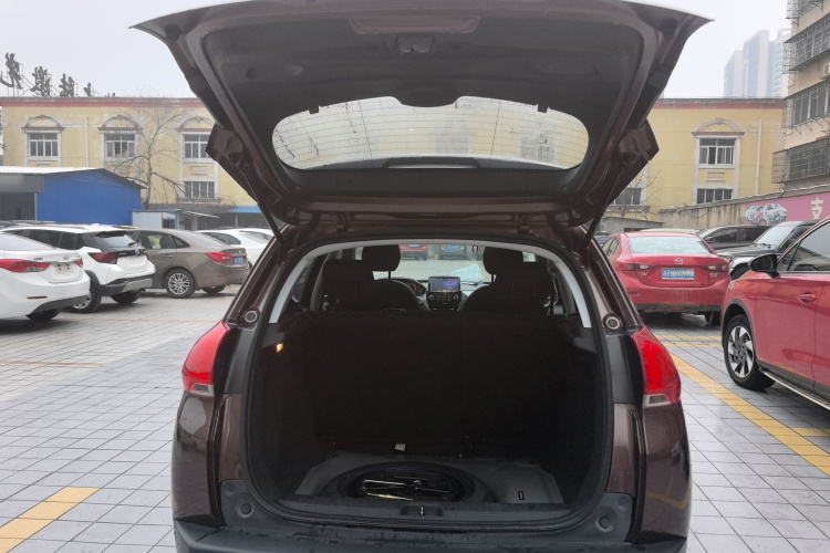 Peugeot 2008 2014 car image #19