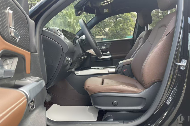 Mercedes-Benz GLB Class 2025 #19 Mercedes-Benz GLB Class 2025 immagine di auto #19