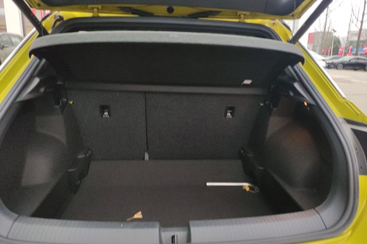 T-Roc 2023 car image #19