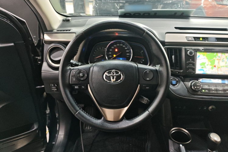 Toyota RAV4 2015 car image #19