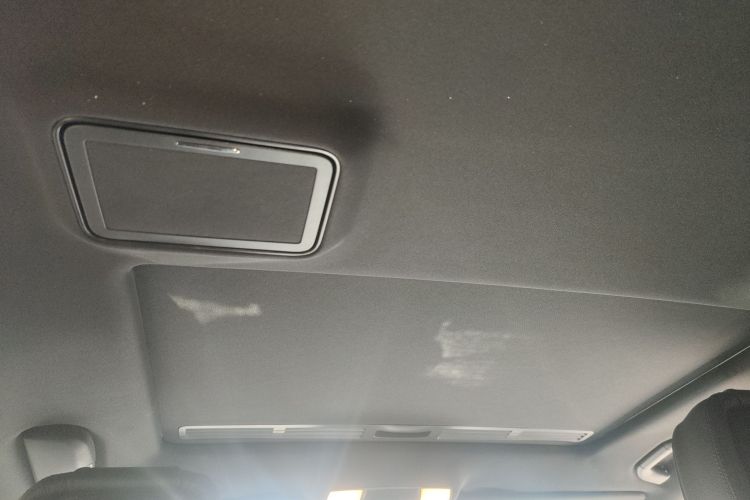 Mercedes-Benz E Class 2015 car image #19