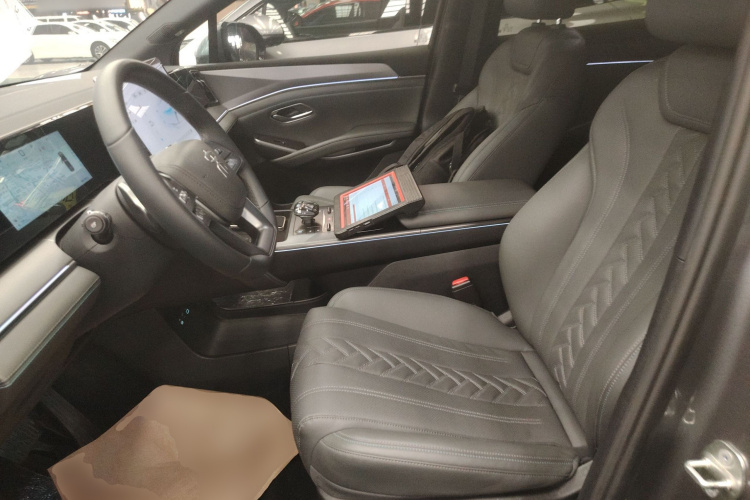 BYD SongL DM-i 2025 car image #19