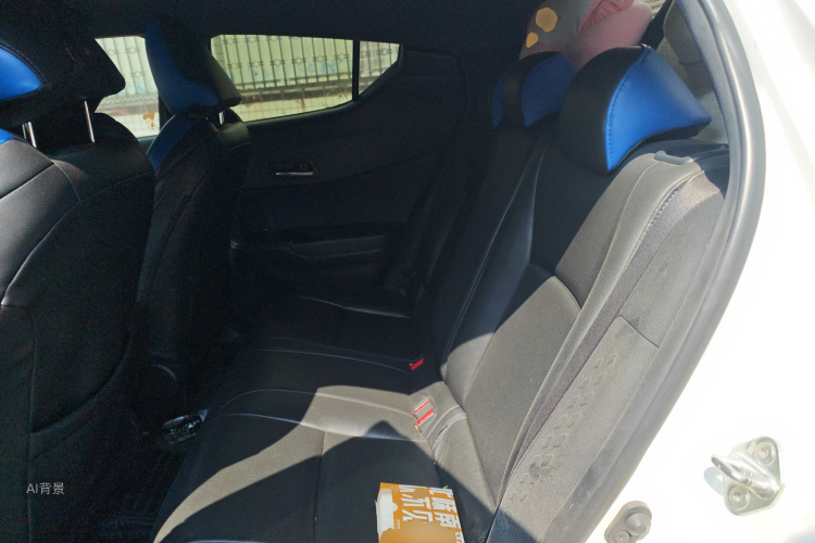 Toyota C-HR 2018 imagem de carro #19