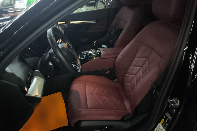 BMW i5 2024 immagine di auto #19