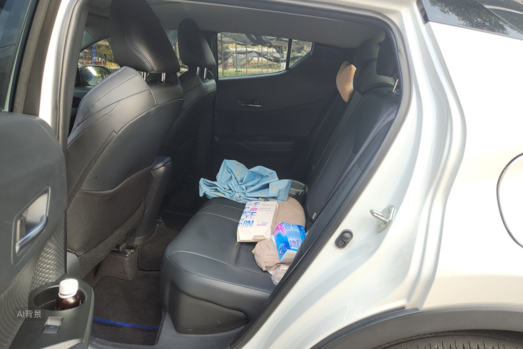 Toyota C-HR 2023 immagine di auto #19