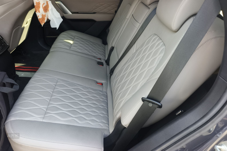 BYD Tang New Energy 2024 #19 BYD Tang New Energy 2024 car image #19