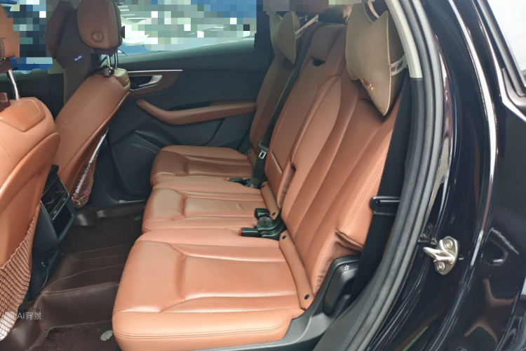 Audi Q7 2020 car image #19