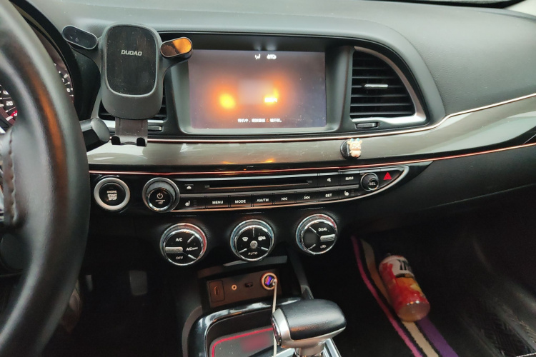 GAC Trumpchi GA6 2015 #19 GAC Trumpchi GA6 2015 car image #19