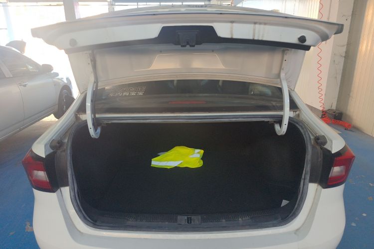 Roewe i5 2020 #19 Roewe i5 2020 car image #19