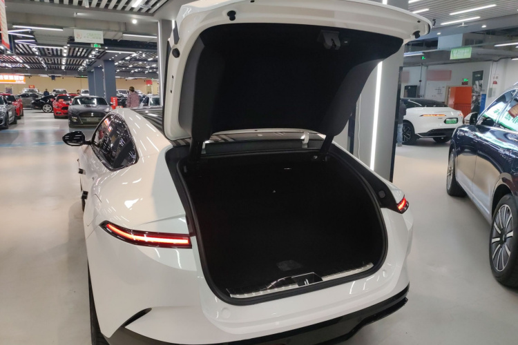 Avatr 12 2025 car image #19