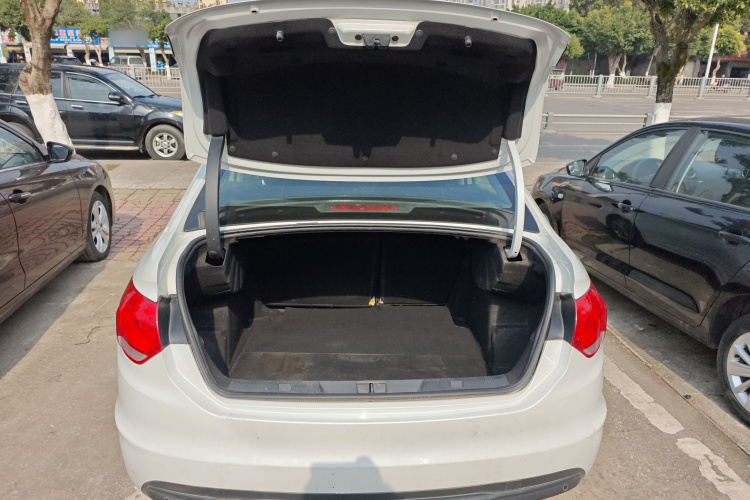 Citroen C4L 2014 immagine di auto #19