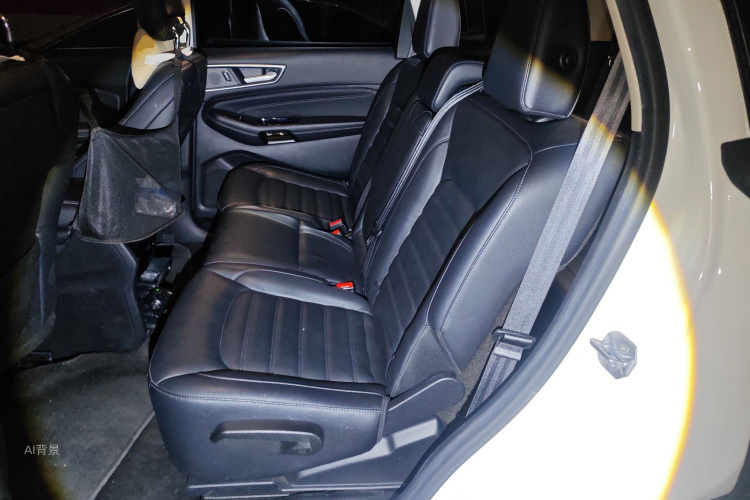 Ford Edge 2018 immagine di auto #19