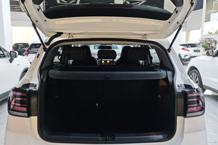 Volkswagen T-Cross 2020 #19 Volkswagen T-Cross 2020 car image #19