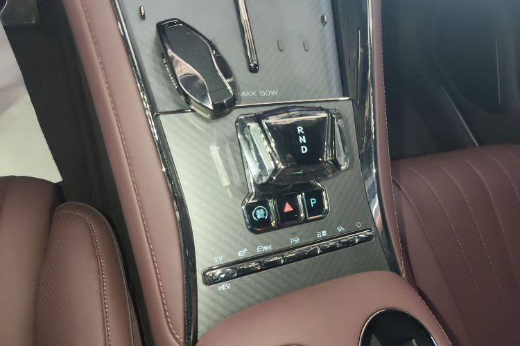 Denza Z9GT 2025 car image #19