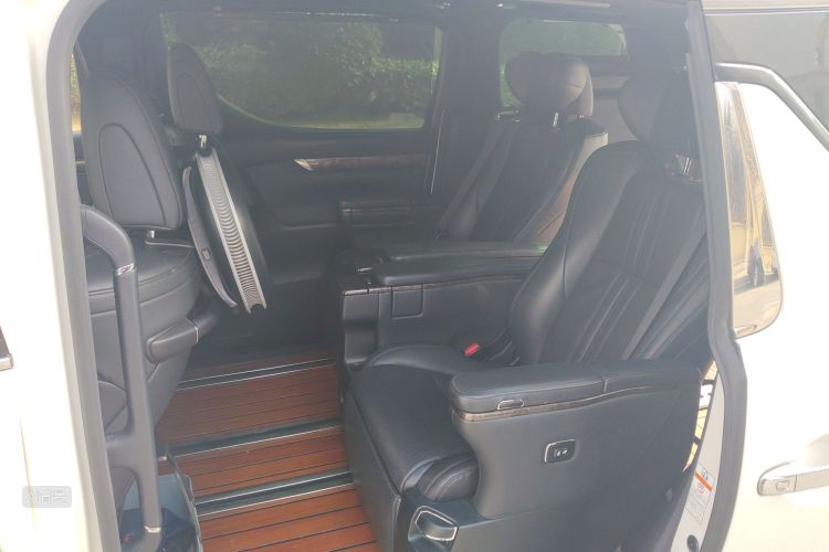 Toyota Vellfire 2020 car image #19