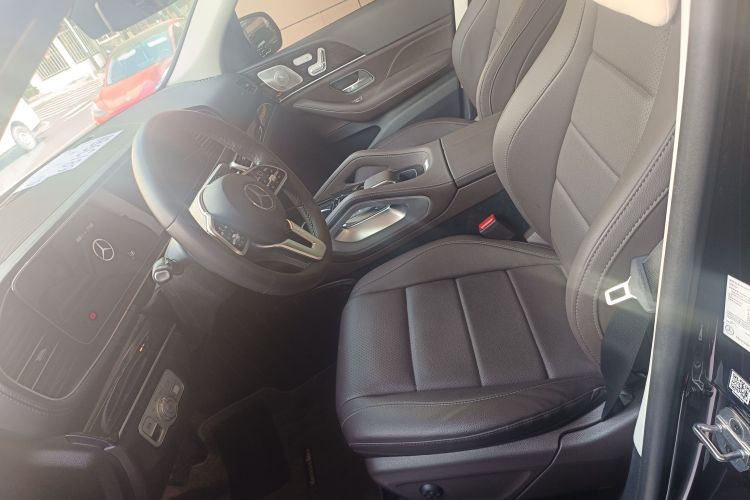 Mercedes-Benz GLE Class 2023 immagine di auto #19