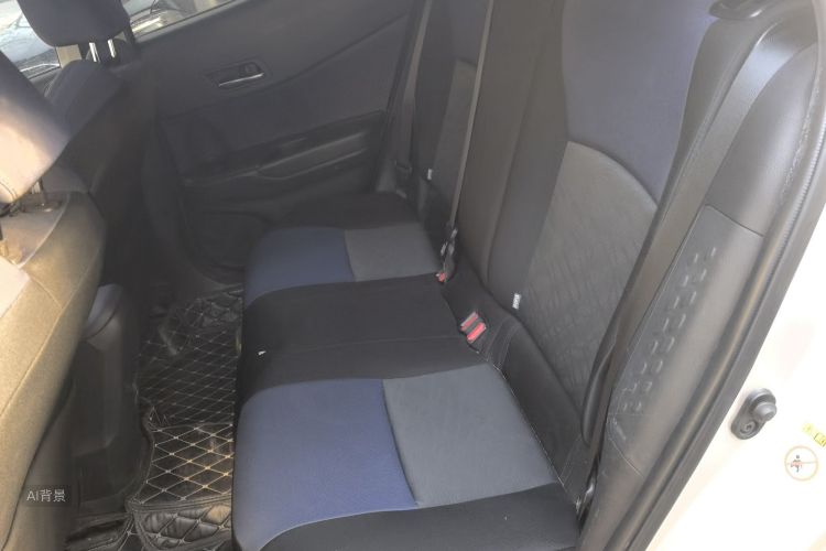 Toyota C-HR 2019 immagine di auto #19