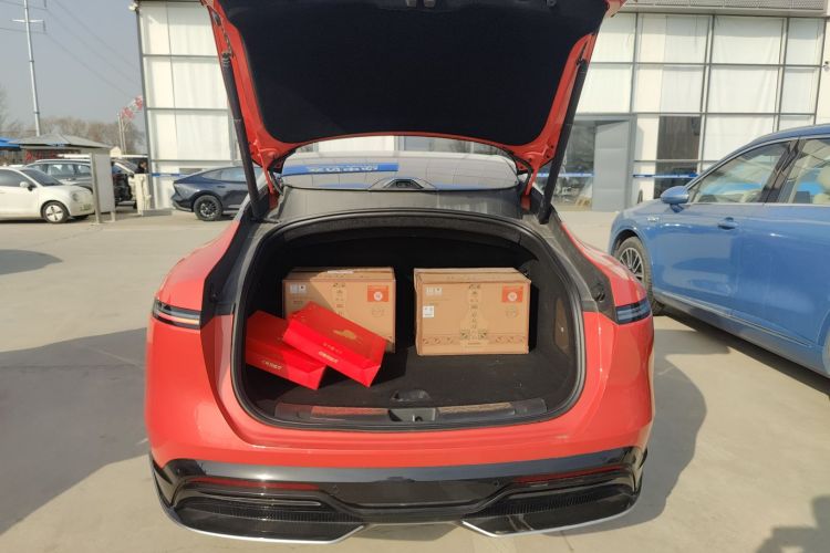 Avatr 06 2025 car image #19