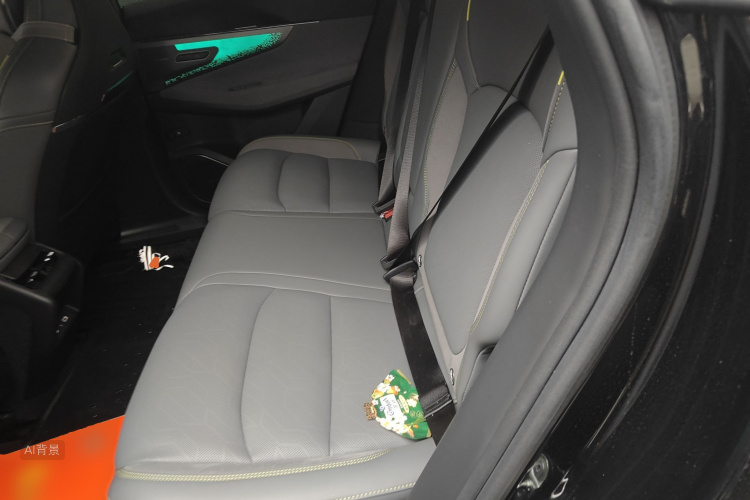 Lynk & Co 08 EM-P 2025 car image #19