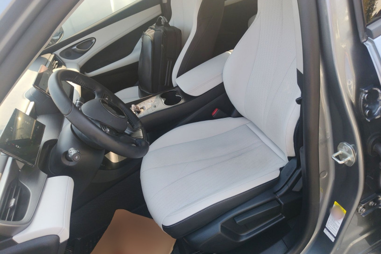 BYD Seal 05 DM-i 2025 car image #19