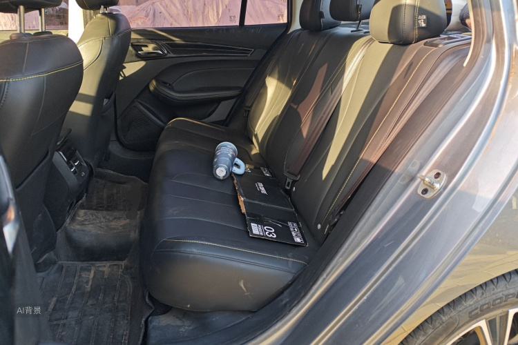 Roewe i5 2022 car image #19