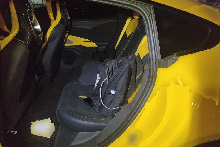 MI SU7 Ultra 2025 car image #19