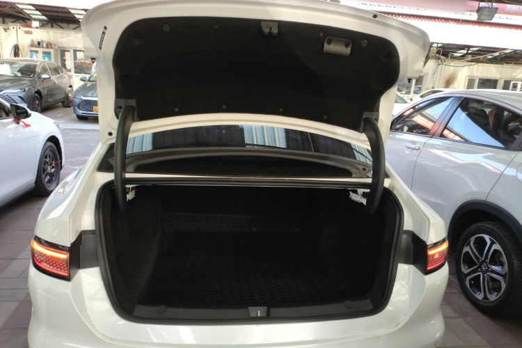 BYD Seal 05 DM-i 2025 car image #19