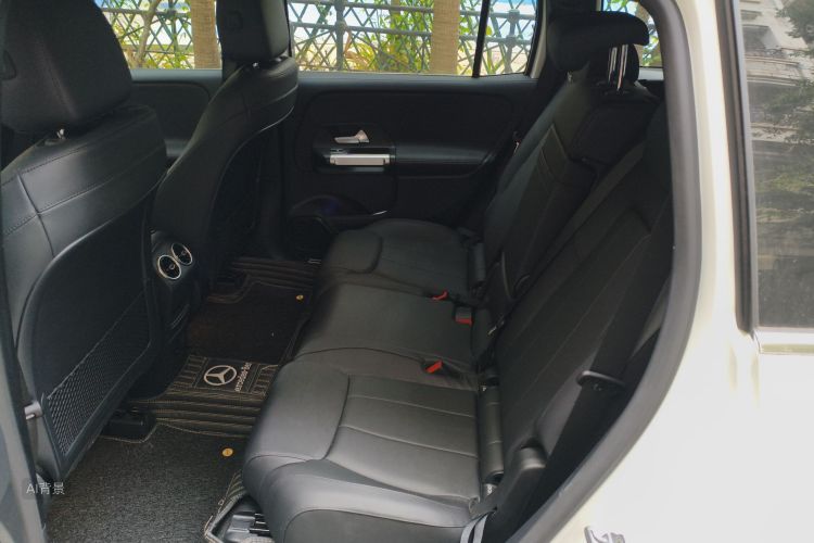 Mercedes-Benz GLB Class 2021 car image #19