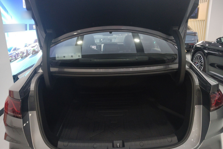 BYD Qin L 2025 #19 BYD Qin L 2025 car image #19