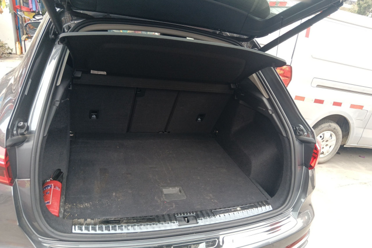 Audi Q3 2021 صورة سيارة #19