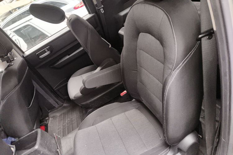 五菱汽车 五菱宏光PLUS 2020 汽车图片 #19