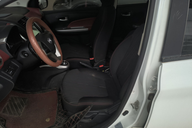 Changan BenBen 2015 изображение автомобиля #19