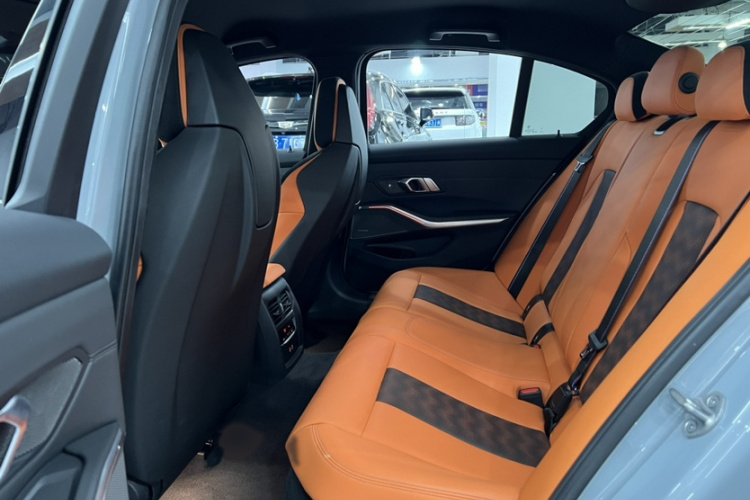 BMW M3 2024 изображение автомобиля #19