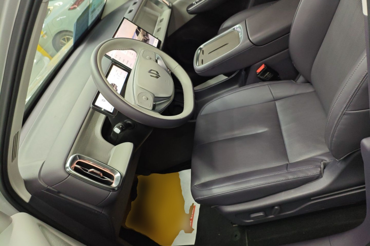 零跑汽车 零跑B10 2025 汽车图片 #19