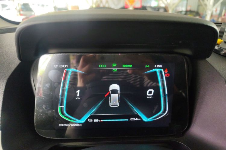 BYD e2 2019 immagine di auto #19