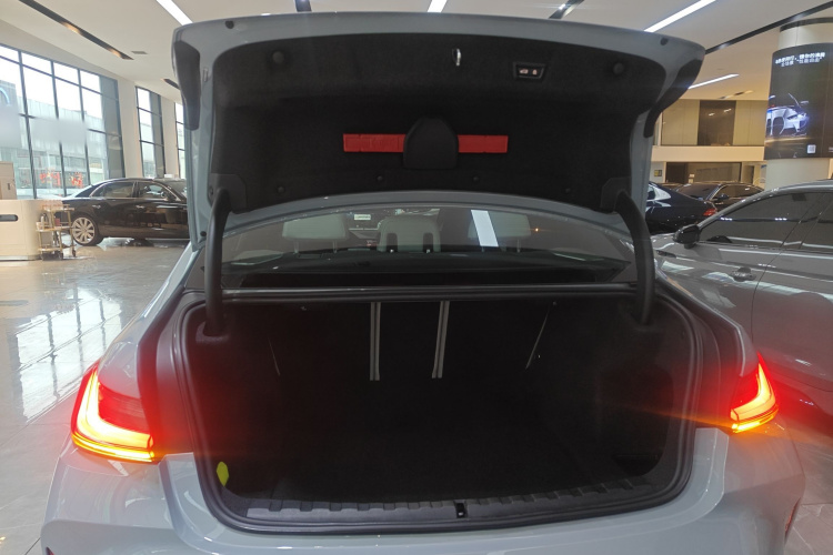 BMW M3 2022 imagem de carro #19