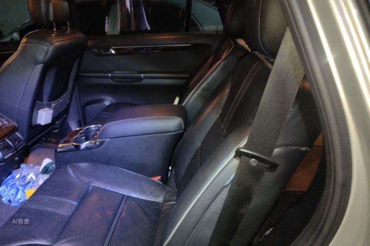 Mercedes-Benz R Class 2012 immagine di auto #19