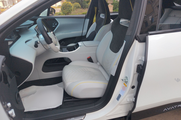 Avatr 11 2024 car image #19