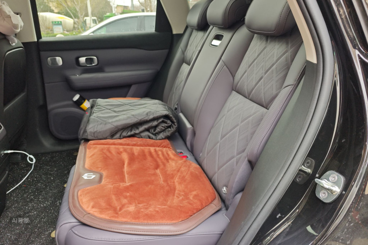 零跑汽车 零跑C16 2025 汽车图片 #19