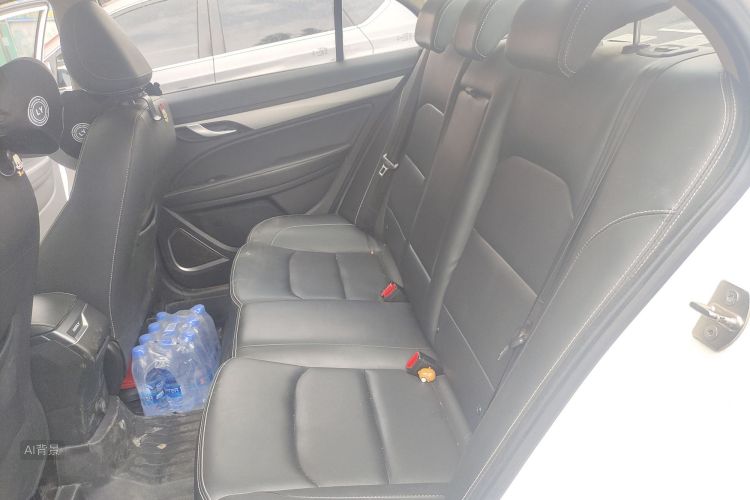 Emgrand 2018 car image #19