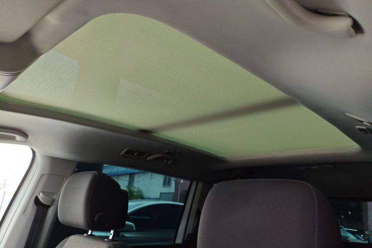 Volkswagen Sharan 2014 car image #19