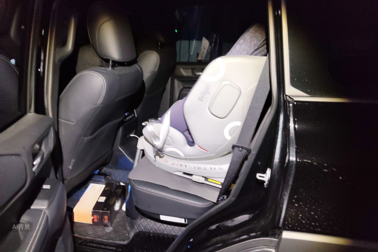 Toyota Land Cruiser Prado 2025 car image #19