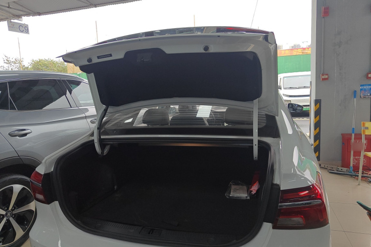 Roewe i6 New Energy 2019 изображение автомобиля #19