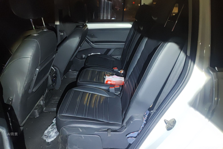 Volkswagen Touran 2020 car image #19