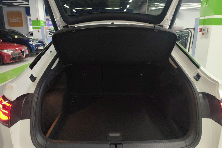 Volkswagen Tiguan X 2023 immagine di auto #19