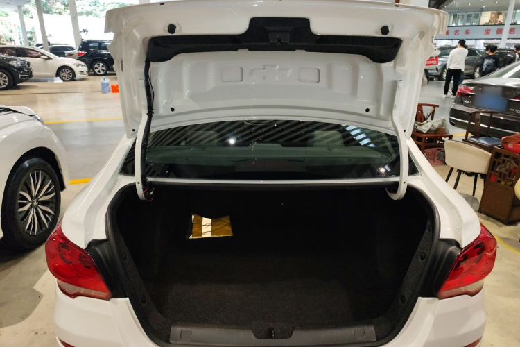 Chevrolet Cavalier 2019 صورة سيارة #19